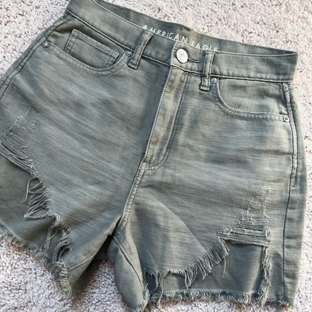 american eagle army green mom shorts